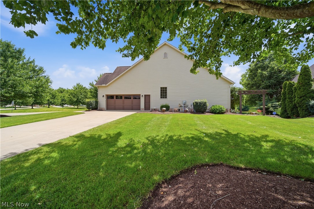 1070 Wedgefield Court NE North Canton OH 44720