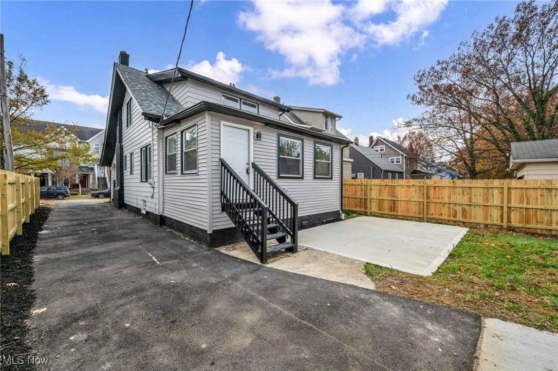 828 Nela View Road Cleveland Heights OH 44112
