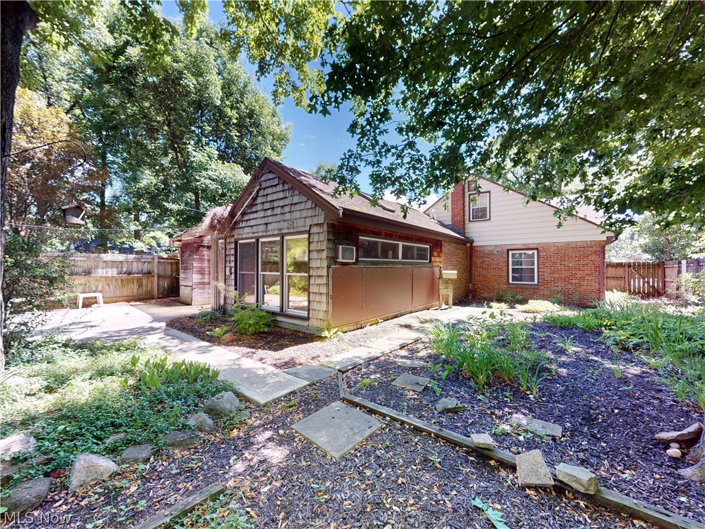 1049 Renfield Road Cleveland Heights OH 44121