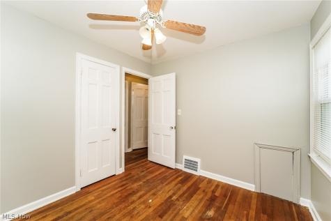 16315 Westview Avenue Cleveland OH 44128