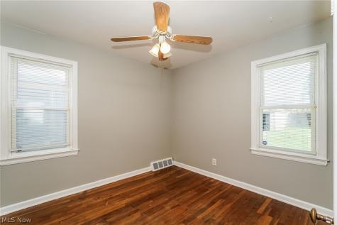 16315 Westview Avenue Cleveland OH 44128