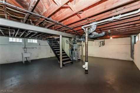16315 Westview Avenue Cleveland OH 44128