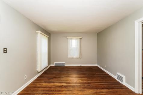 16315 Westview Avenue Cleveland OH 44128