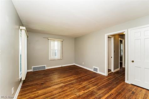 16315 Westview Avenue Cleveland OH 44128