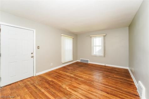 16315 Westview Avenue Cleveland OH 44128