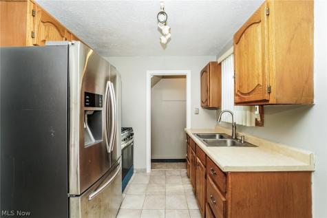16315 Westview Avenue Cleveland OH 44128