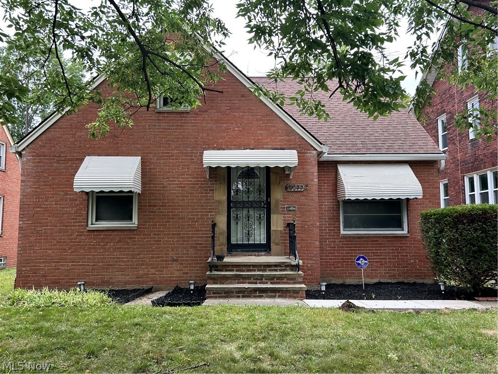 13099 Cedar Road Cleveland Heights OH 44118