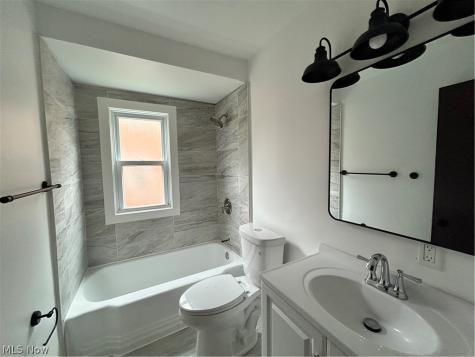 13099 Cedar Road Cleveland Heights OH 44118