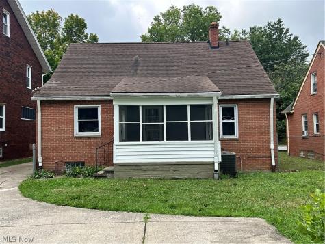 13099 Cedar Road Cleveland Heights OH 44118