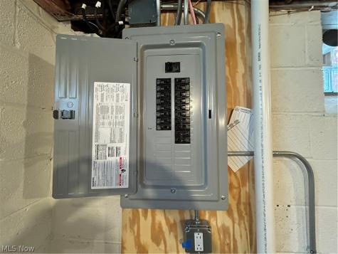 13099 Cedar Road Cleveland Heights OH 44118
