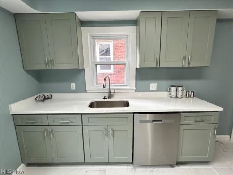 13099 Cedar Road Cleveland Heights OH 44118