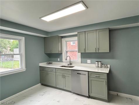 13099 Cedar Road Cleveland Heights OH 44118