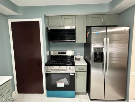 13099 Cedar Road Cleveland Heights OH 44118