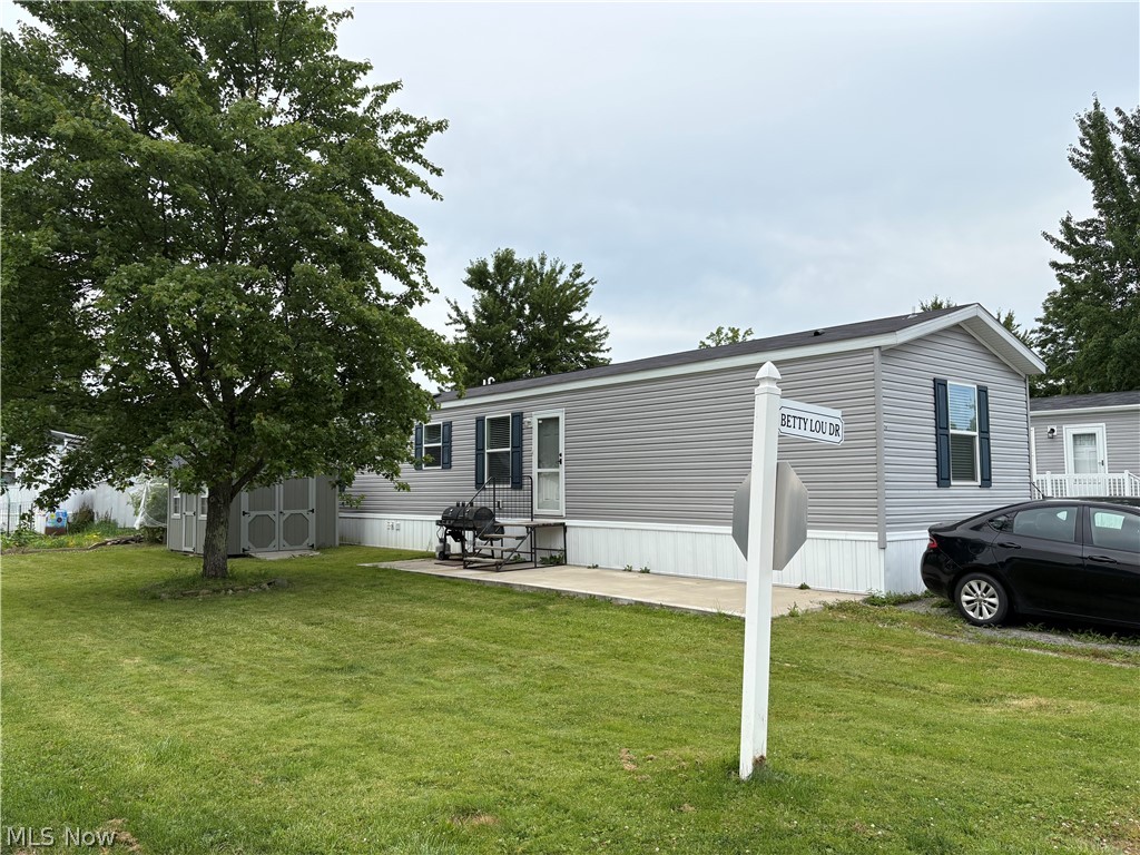 58 Betty Lou Drive Middlefield OH 44062