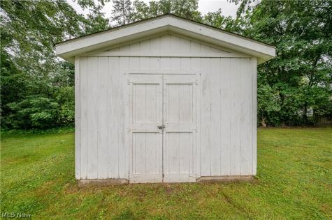108 Fairlawn Avenue Niles OH 44446