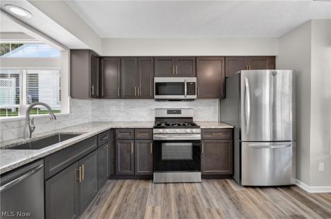 4246 Settlers Way Brunswick OH 44212