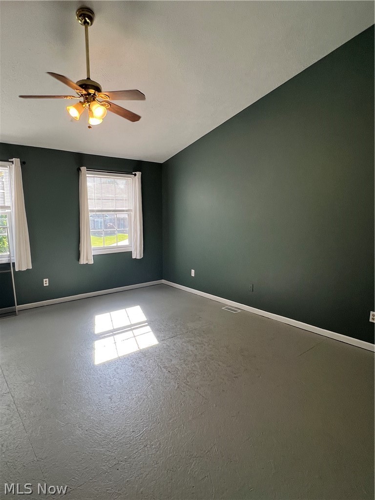 187 Kingsbury Point Madison OH 44057