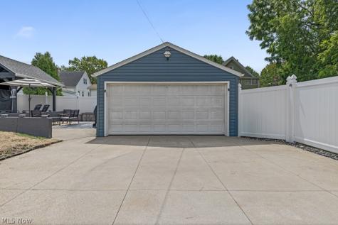 1392 Indianola Avenue Akron OH 44305
