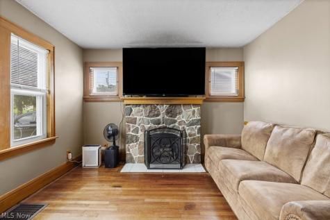 1392 Indianola Avenue Akron OH 44305