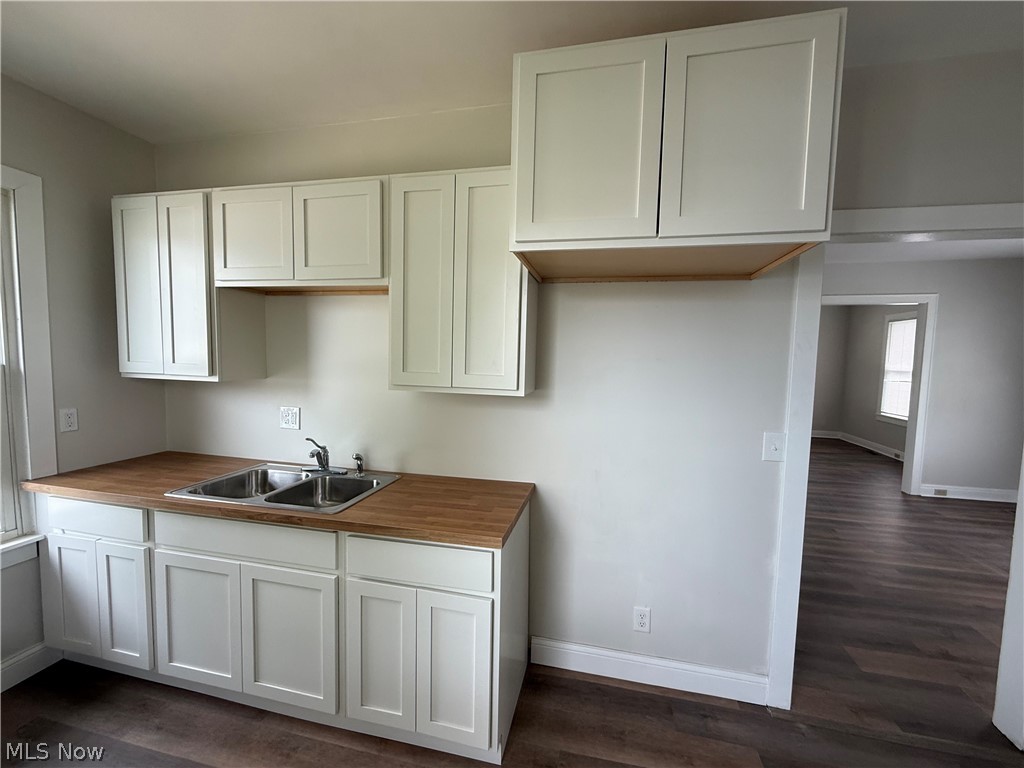 122 Bellfield Avenue Elyria OH 44035