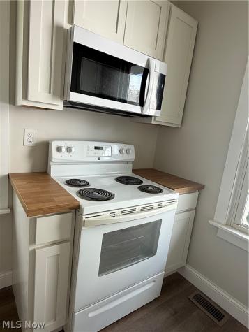 122 Bellfield Avenue Elyria OH 44035