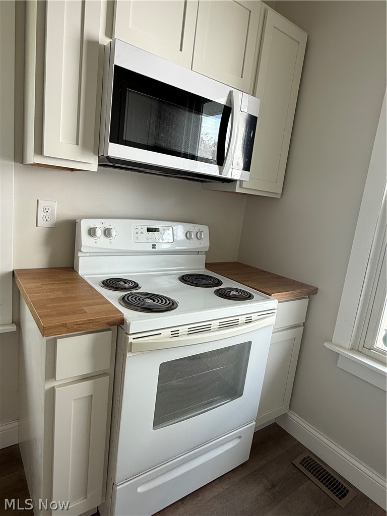 122 Bellfield Avenue Elyria OH 44035