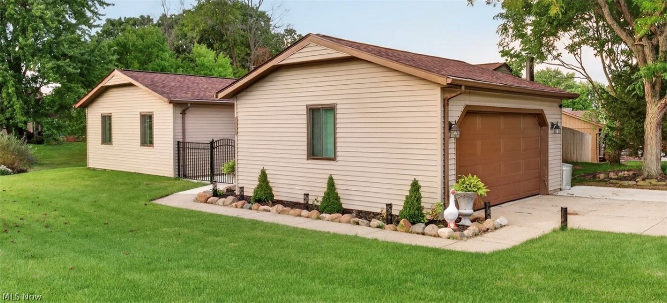 19029 Hunters Pointe Drive Strongsville OH 44136