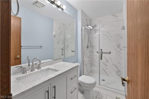 19029 Hunters Pointe Drive Strongsville OH 44136