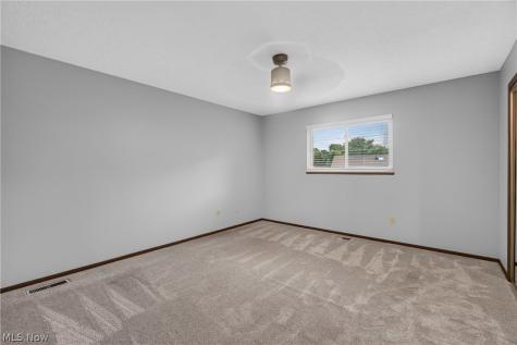 19029 Hunters Pointe Drive Strongsville OH 44136