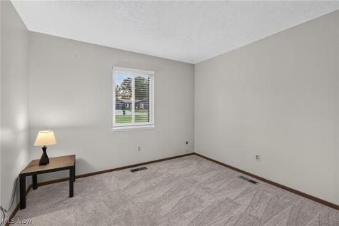 19029 Hunters Pointe Drive Strongsville OH 44136
