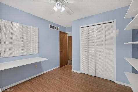 19029 Hunters Pointe Drive Strongsville OH 44136