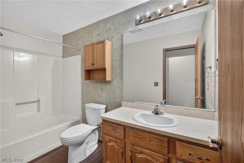 19029 Hunters Pointe Drive Strongsville OH 44136