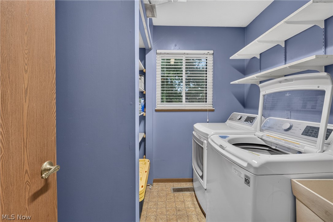 19029 Hunters Pointe Drive Strongsville OH 44136