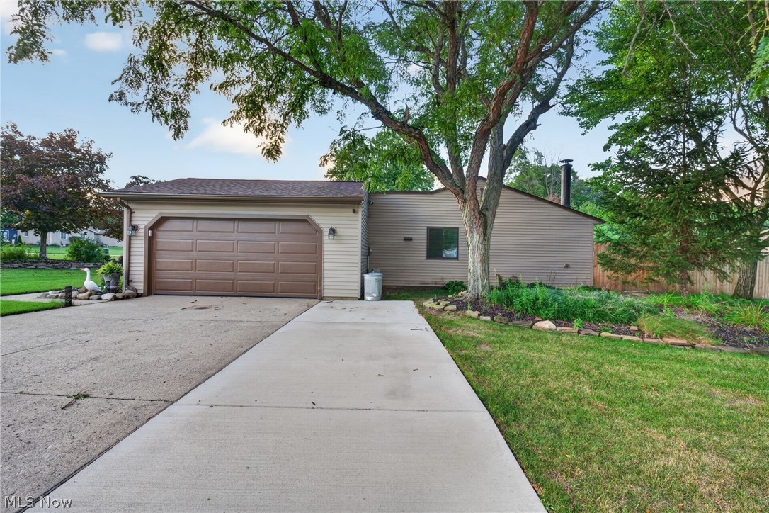 19029 Hunters Pointe Drive Strongsville OH 44136