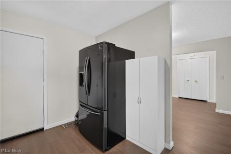 19029 Hunters Pointe Drive Strongsville OH 44136