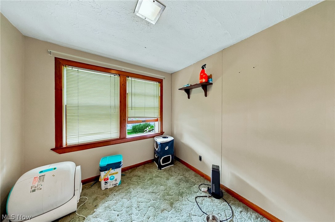 1815 Daniels Avenue Akron OH 44312