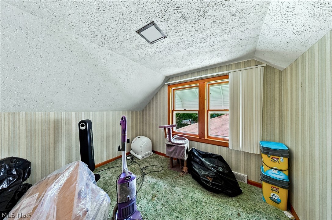 1815 Daniels Avenue Akron OH 44312