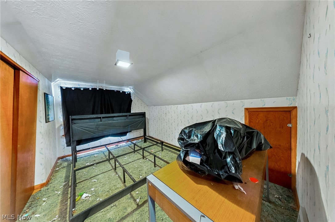 1815 Daniels Avenue Akron OH 44312