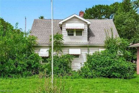 1815 Daniels Avenue Akron OH 44312