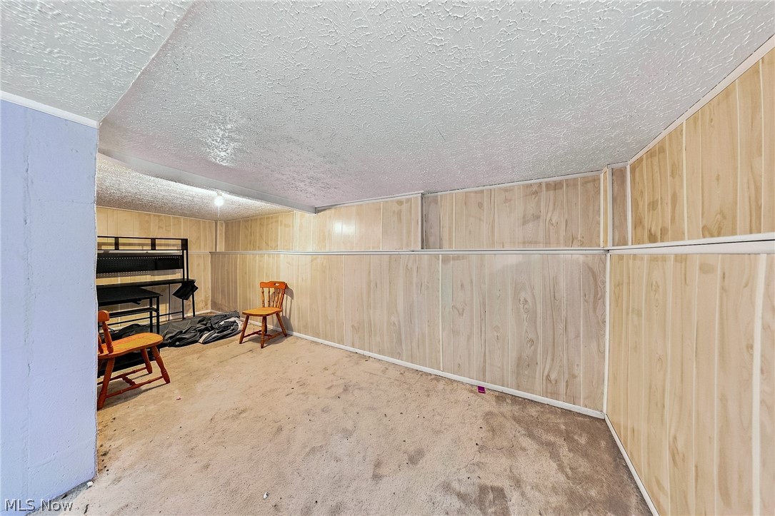 1815 Daniels Avenue Akron OH 44312