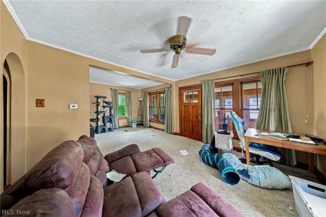1815 Daniels Avenue Akron OH 44312