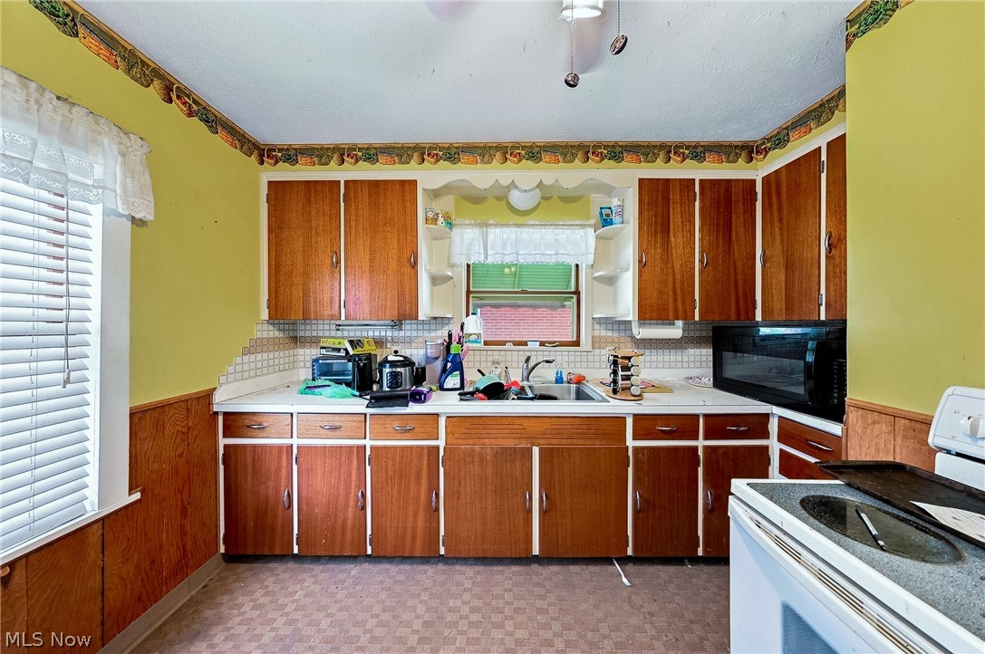 1815 Daniels Avenue Akron OH 44312
