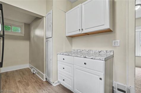 944 Redfern Avenue Akron OH 44314