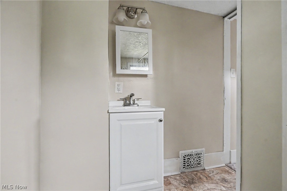 944 Redfern Avenue Akron OH 44314
