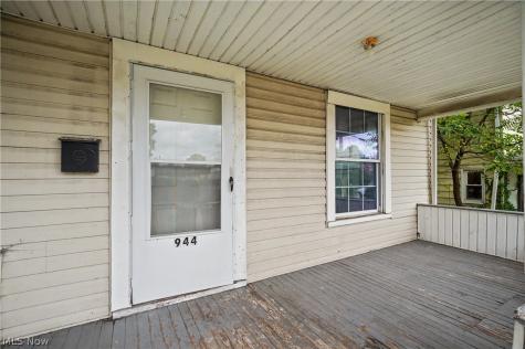 944 Redfern Avenue Akron OH 44314