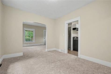 944 Redfern Avenue Akron OH 44314
