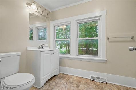 944 Redfern Avenue Akron OH 44314