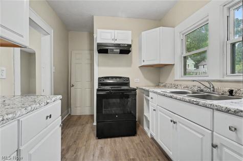 944 Redfern Avenue Akron OH 44314