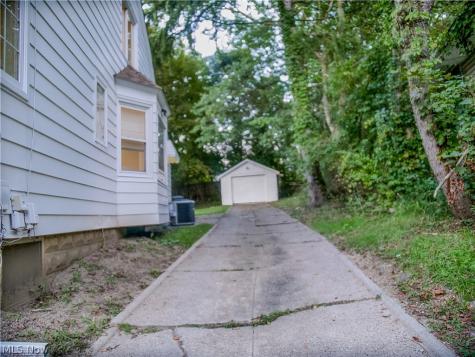 723 Grifton Avenue Akron OH 44305