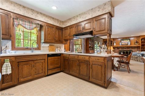 5233 Limerick Avenue NW North Canton OH 44720